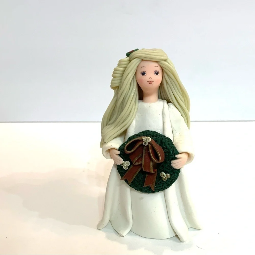 The Kneeded Angels Holiday Spirit 6202 By Carol Graziano Vintage 2001